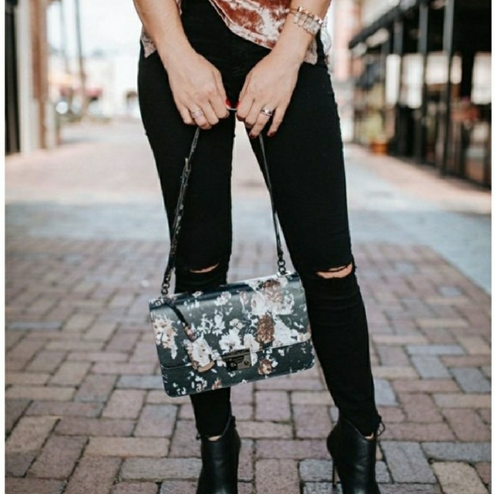SALE Distressed blank skinny pantsSALE - Picture 3 of 5